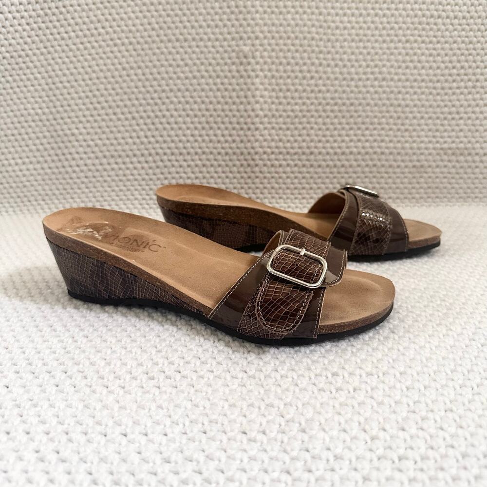 Vionic Brown Croc Embossed Ariana Buckle Slip On Low Wedge Sandals 9